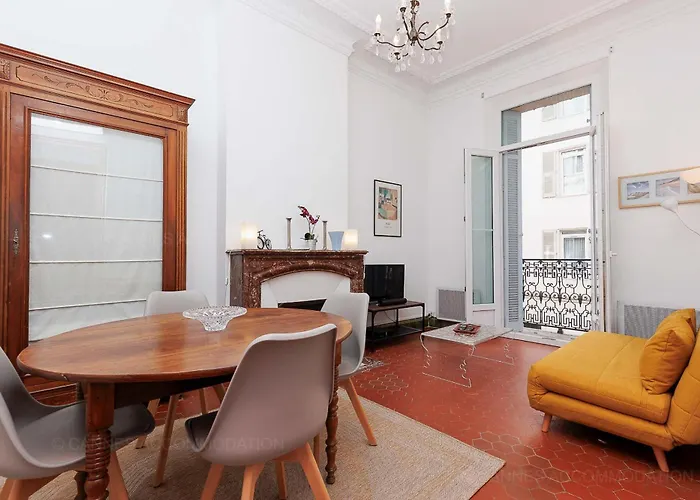 Bessons Apartman *